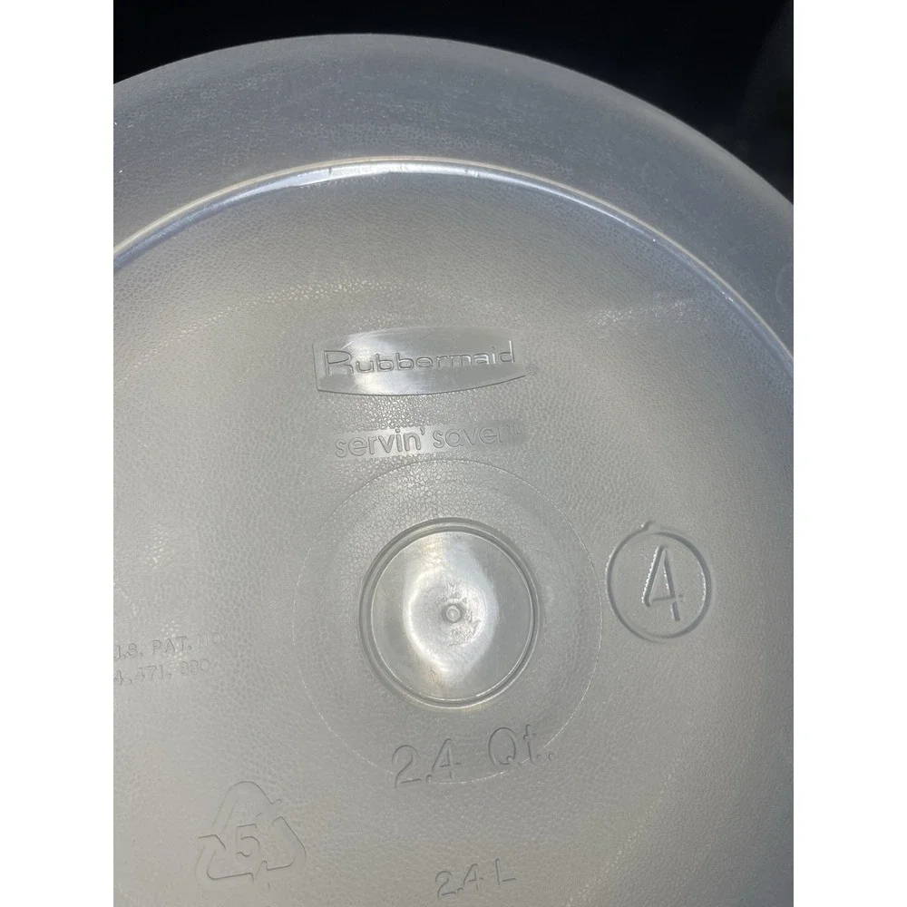 TWO Rubbermaid #4 Servin Saver Round 2.4 Qts Container Bowls w/Lids